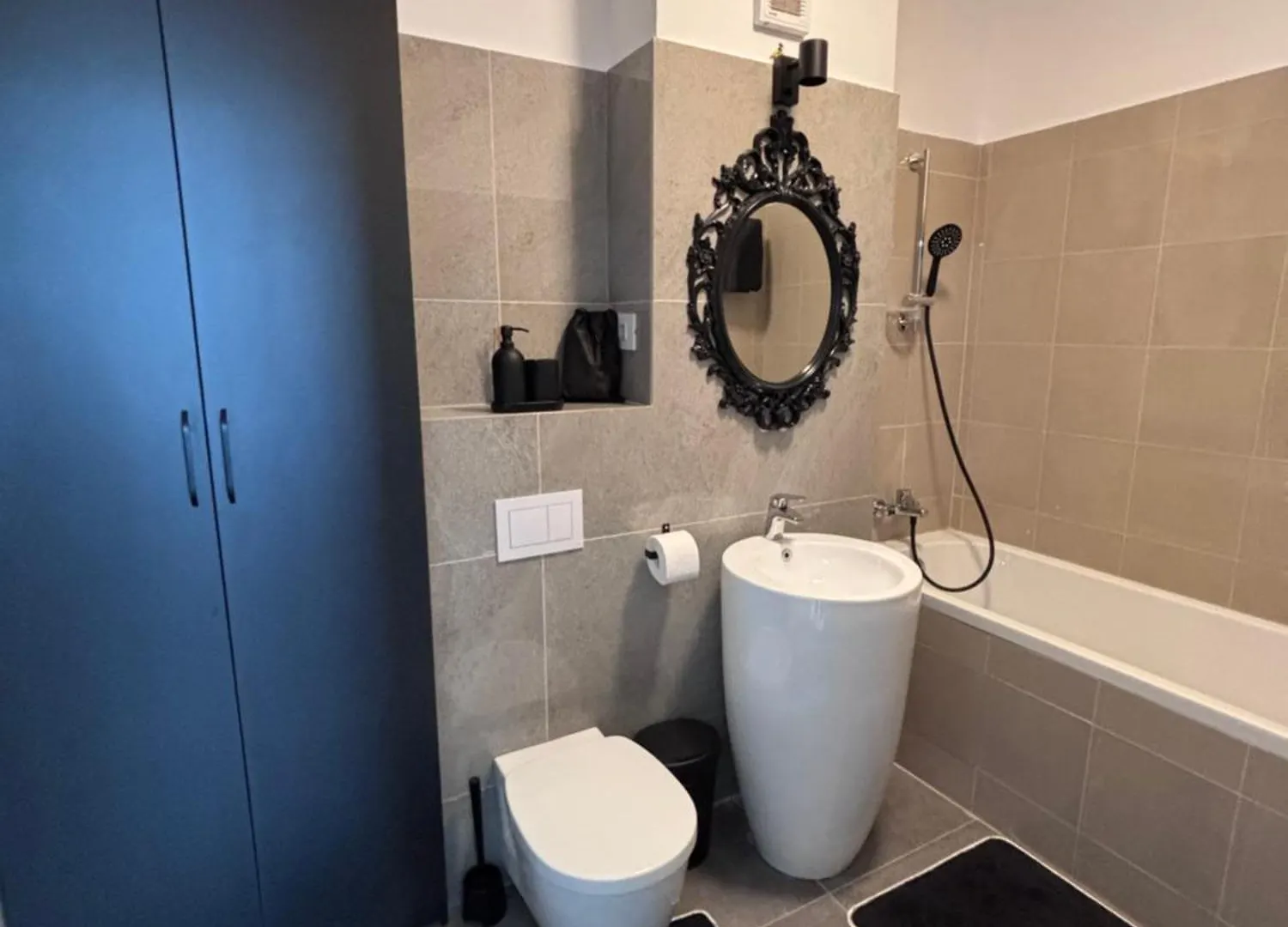 Ultimate Black Luxury Bucharest Apartment